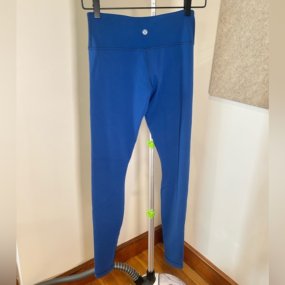 Lululemon Wunder Under Leggings (Reversible) - Black & Pipe Dream Blue - Picture 4 of 8